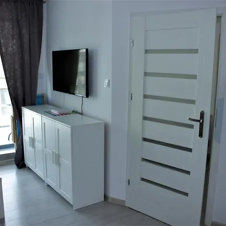 Bursztynek Z Miejscem Postojowym * Kołobrzeg