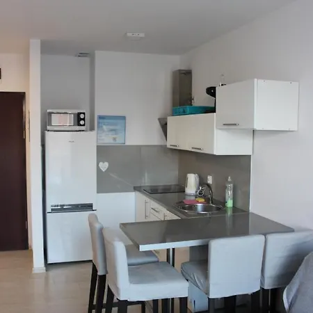 Bursztynek Z Miejscem Postojowym