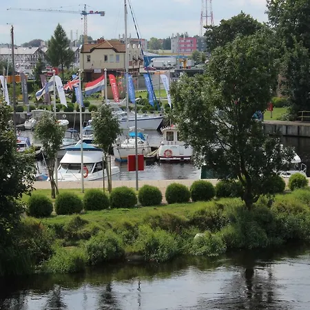 Appartement Bursztynek Z Miejscem Postojowym Kołobrzeg