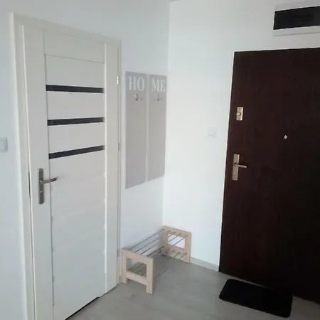 شقة Bursztynek Z Miejscem Postojowym كولوبرزيغ
