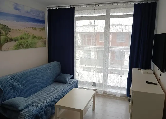 Bursztynek Z Miejscem Postojowym *